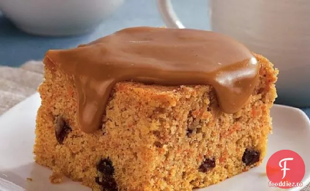 Tort de gustare cu Caramel și morcovi