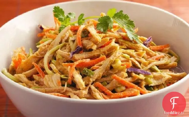 Salată De Pui Thailandeză Mărunțită
