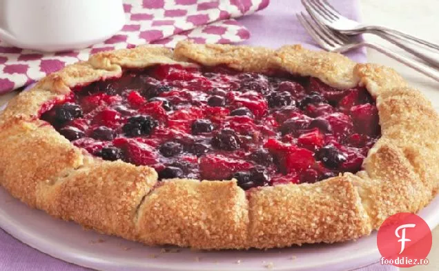 Galette triplă de fructe de pădure și rubarbă