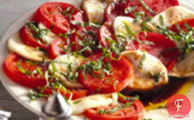 Mozzarella proaspătă și roșii