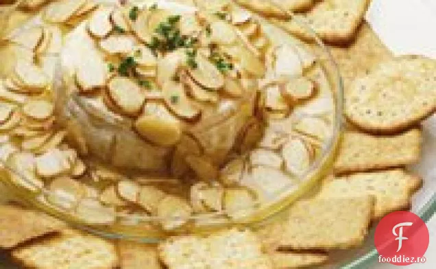 Brie cu migdale