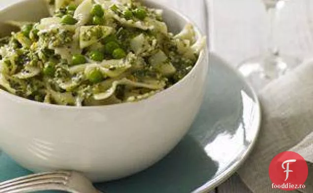 Fistic-tarhon Pesto Bowties cu mazăre și cartofi