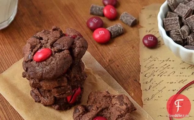 Cookie-Uri Triple Chocolate Cherry M & M