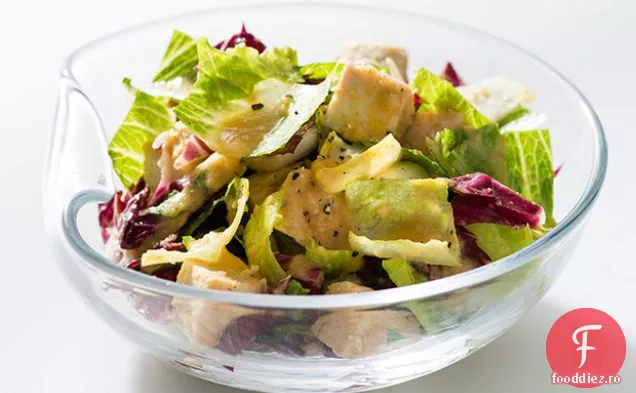 Salată de pui cu vinetă de legume rădăcinoase prăjite