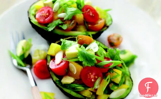 Salată de Avocado cu ardei gras și roșii