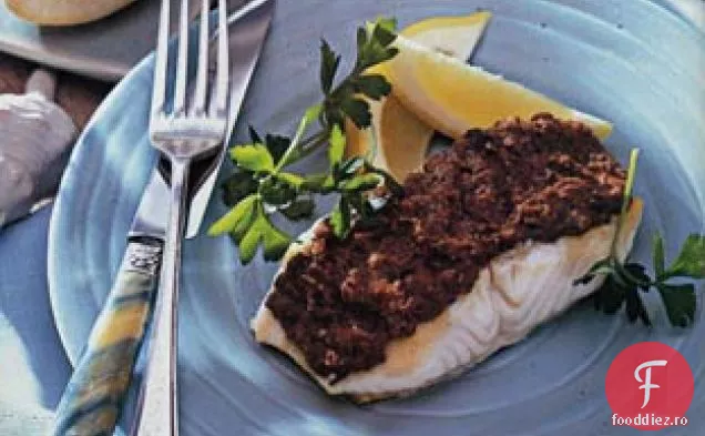 Biban de mare cu ardei roșu și tapenadă de măsline