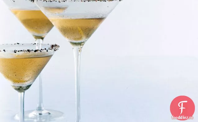 Martini Cu Cravată Neagră