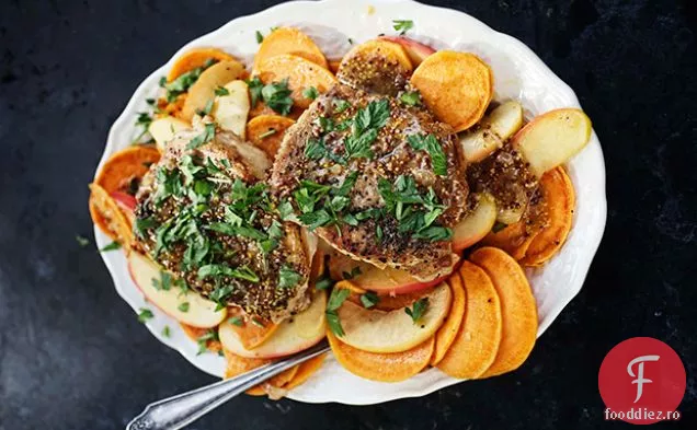 Cotlet de porc saut cu sos de cartofi dulci, mere si mustar
