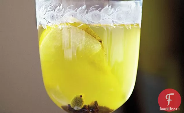 Vin alb fiert cu coniac de pere