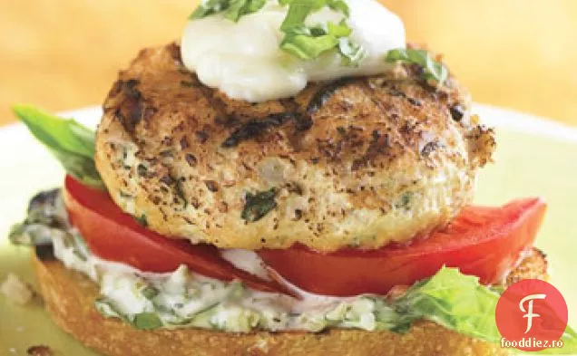 Burgeri de pui cu față deschisă cu maioneză de busuioc