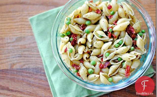 Scoici Cu Pesto, Mazăre Și Roșii Uscate La Soare