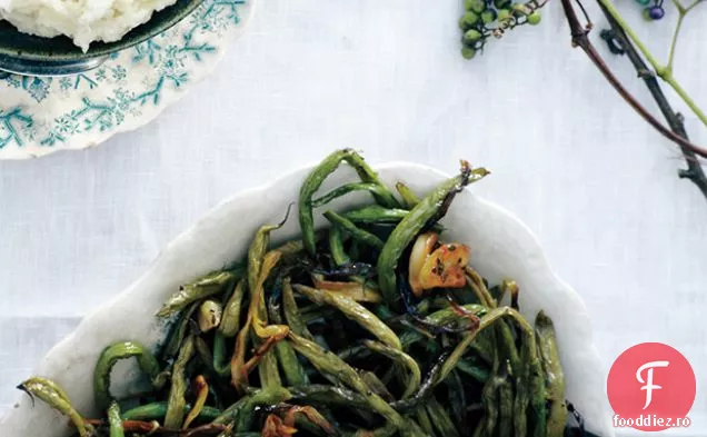 Fasole verde prăjită lent cu salvie