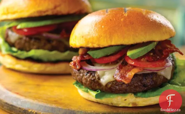 Burgeri Elvețieni cu bacon cu roșii și Avocado
