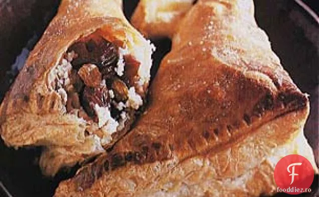 Cifre de afaceri uscate de cireșe și stafide aurii