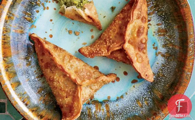 Samosas De Mazăre Verde (Hare Mutter Ki Samosa)