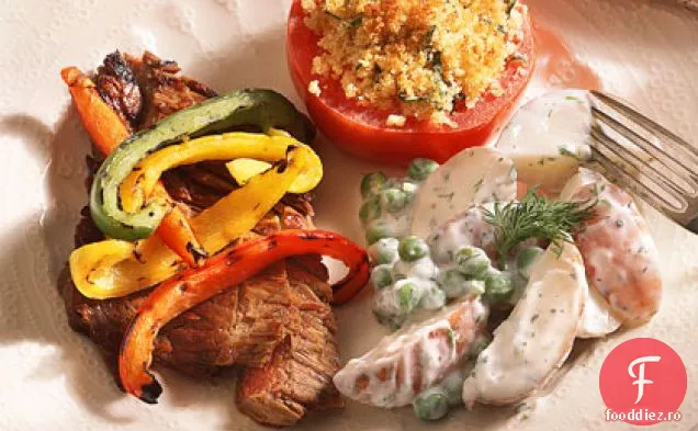 Salată de cartofi cu smântână-ierburi cu mazăre