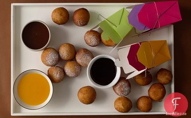 Bomboloni cu Espresso de ciocolată, caramel de Whisky și sosuri de clementină