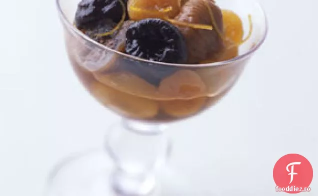 Compot de fructe uscate cu vanilie și portocală