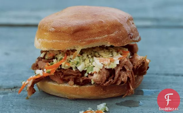 Grătar De Porc Tras Din Carolina De Nord
