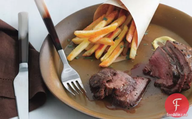 Frite de friptură cu trei vârfuri cu sos de vin roșu