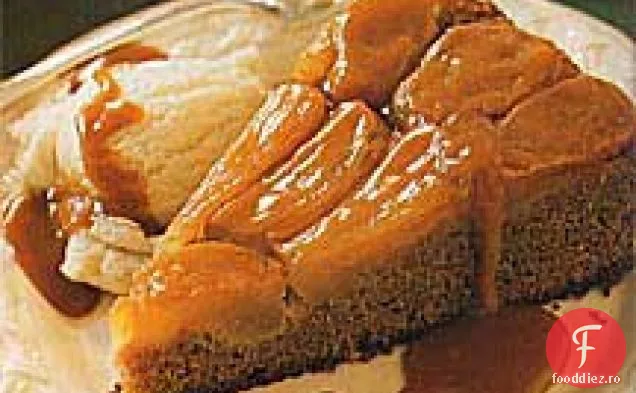 Tort de condimente de iarnă cu Topping de mere caramelizat