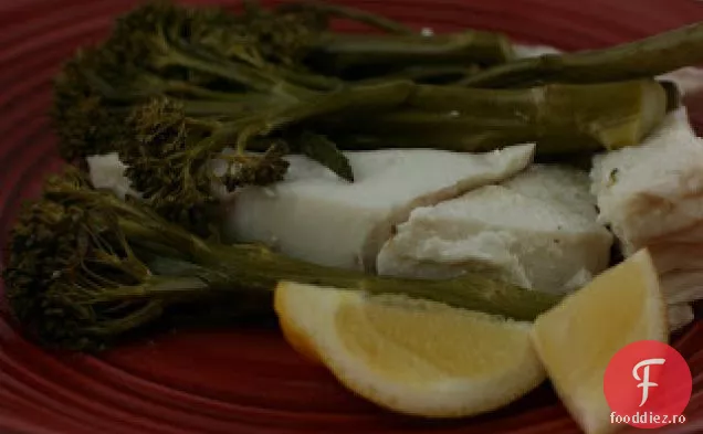 Halibut Crockpot În Sos Alb Cu Broccolini