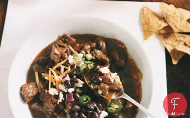 Chili de vită cu Ancho, aluniță și chimen