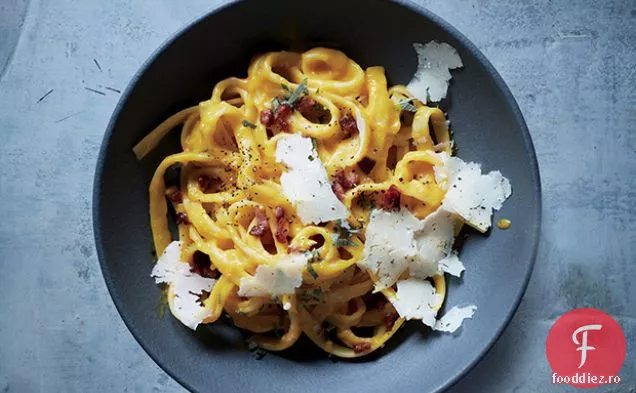 Carbonara de dovleac de iarnă cu Pancetta și salvie