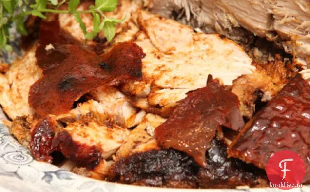 Carnea de porc friptă din Santiago de Cuba marinată într-un ienibahar usturoi-chimen Adobo (Cerdo Brujo)