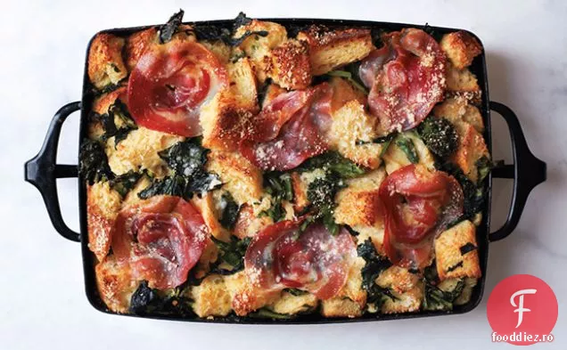 Budincă de pâine parmezană cu Broccoli rabe și Pancetta