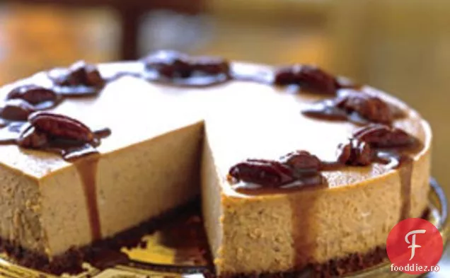 Cheesecake de dovleac condimentat cu sos Caramel-Bourbon