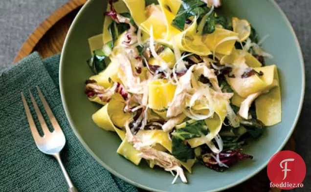 Pappardelle cu pui și verdeață de iarnă