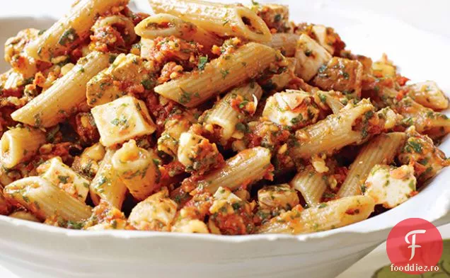 Penne cu Pesto de roșii și Mozzarella afumată