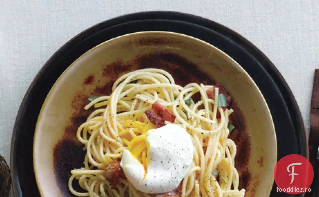 Paste piperate Carbonara cu ou Pocat