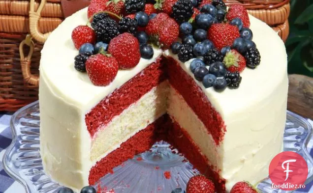 Glorios tort roșu, alb și albastru