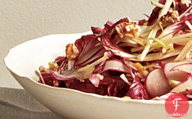 Salată Granny Smith, ridiche și Radicchio cu vinetă de portocale-nuc