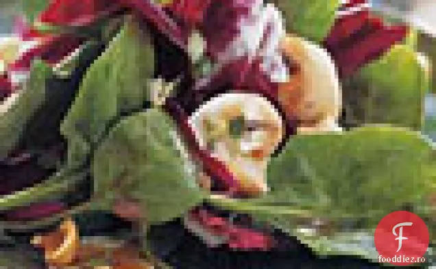 Salată de spanac și Radicchio cu ciuperci și caju