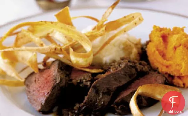 Filet de vânat cu sos de boabe de piper verde Madeira