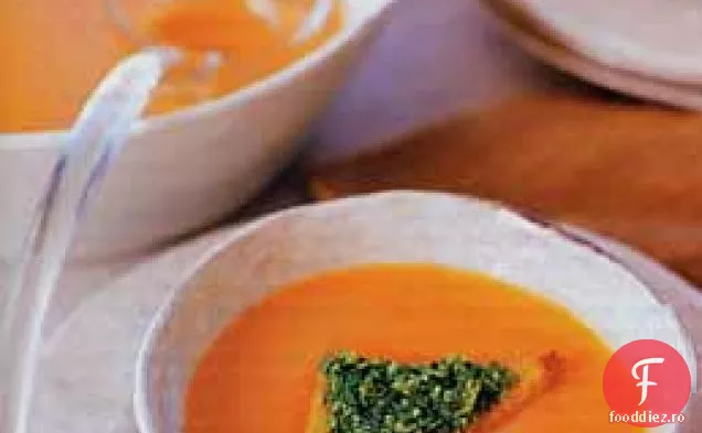 Supă picantă de dovlecei prăjiți cu Pesto din semințe de dovleac