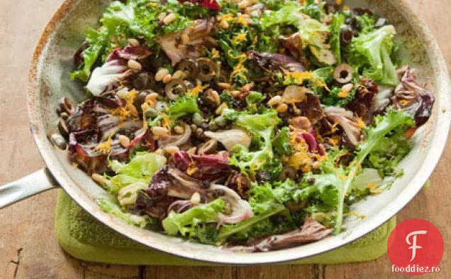 Salată Caldă De Verdeață De Iarnă