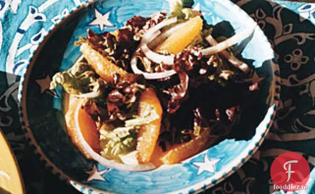 Salată de frunze roșii cu portocale