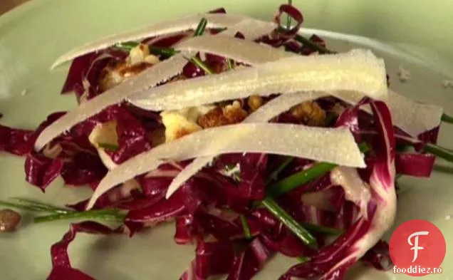 Salată de conopidă prăjită cu Radicchio, Pecorino și capere prăjite
