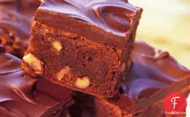 Scorțișoară-ciocolată Brownies cu Ganache de ciocolată