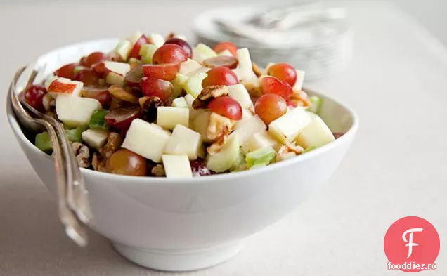 Salată Waldorf
