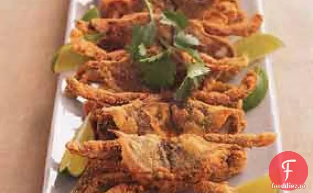 Crabi cu coajă moale cu crustă de făină de porumb cu sos tartar de coriandru-Lime