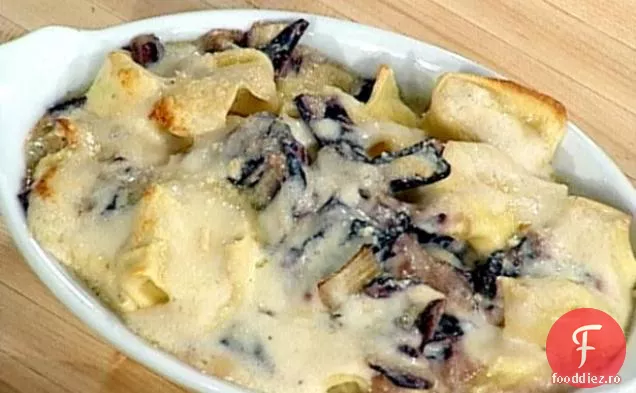 Tortellini cu brânză de capră la cuptor Mario cu Radicchio