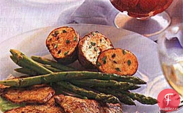 Scaloppine de vițel cu Coulis de mazăre de primăvară și sparanghel