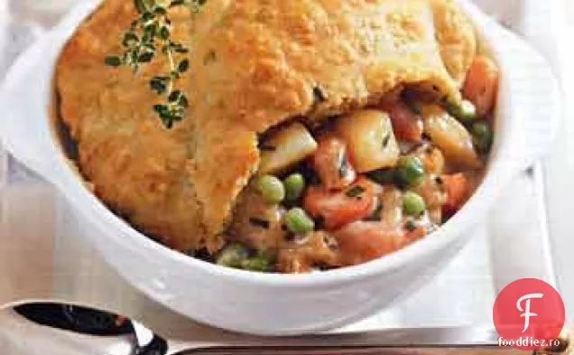 Cizmar de legume rădăcinoase cu Topping de biscuiți de arpagic