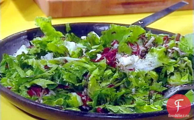Verdeață picantă cu pansament Balsamic cald