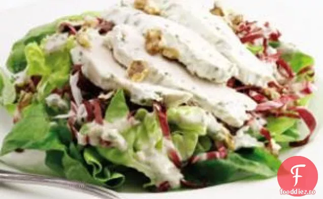 Salată De Pui De Primăvară Și Brânză Albastră